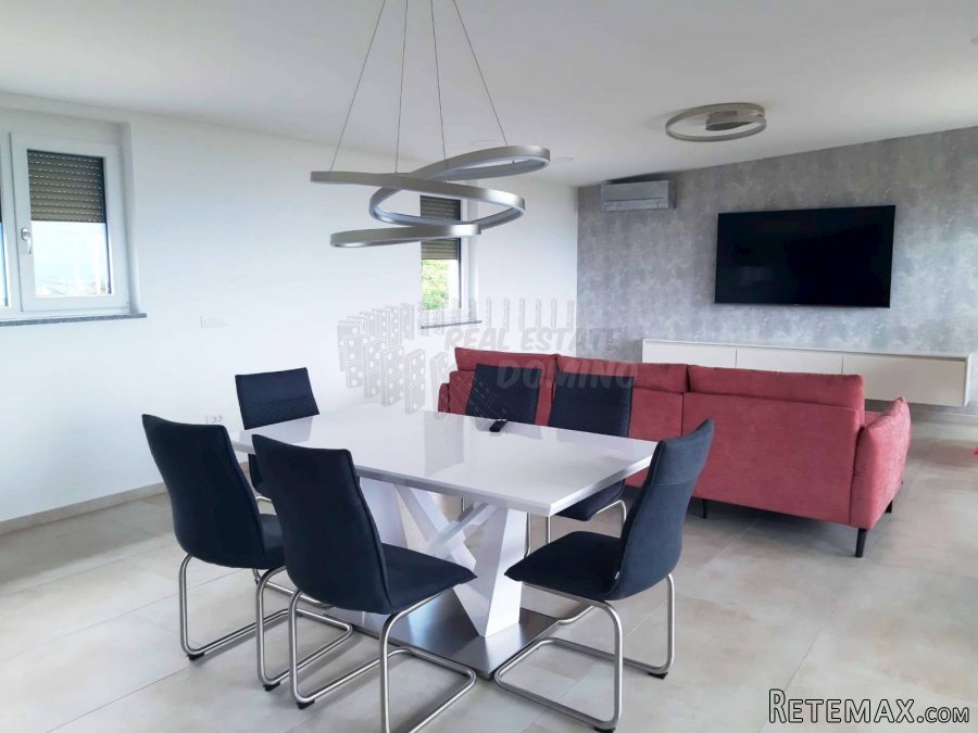 Luksuzni penthouse s krovnim bazenom i otvorenim pogledom.. - 10