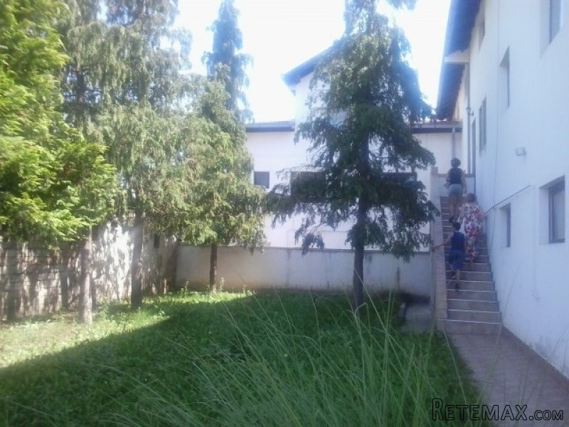 Prodajem Poslovni Prostor,Veternik