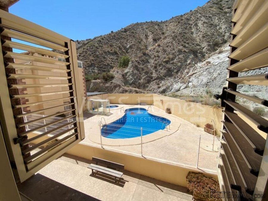 NEW LISTING TO VOSS HOMES - A larger than usual, 3 bed, 2.. - 2