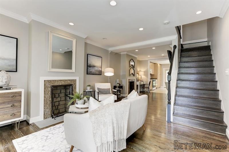 2 bedroom Town House For Sale: 504 4TH..