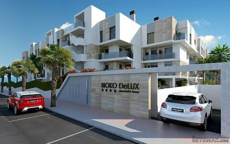 * LUXURY PENTHOUSE BEACH APARTMENT