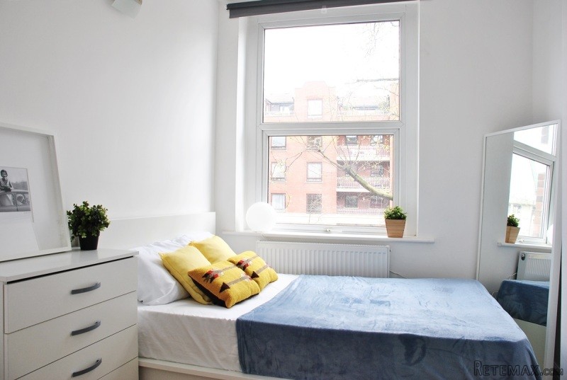 Single with double bed near West..