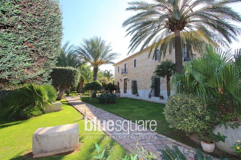 Exceptional "castle" with sea view
