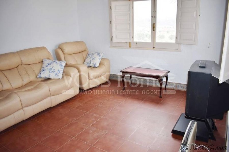 EXCLUSIVE TO VOSS HOMES - Recently improved country house.. - 8