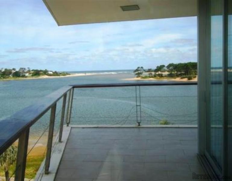 3 Bedroom Apartment - For Sale -..