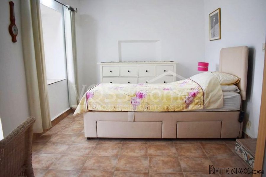 EXCLUSIVE TO VOSS HOMES - Recently improved country house.. - 10