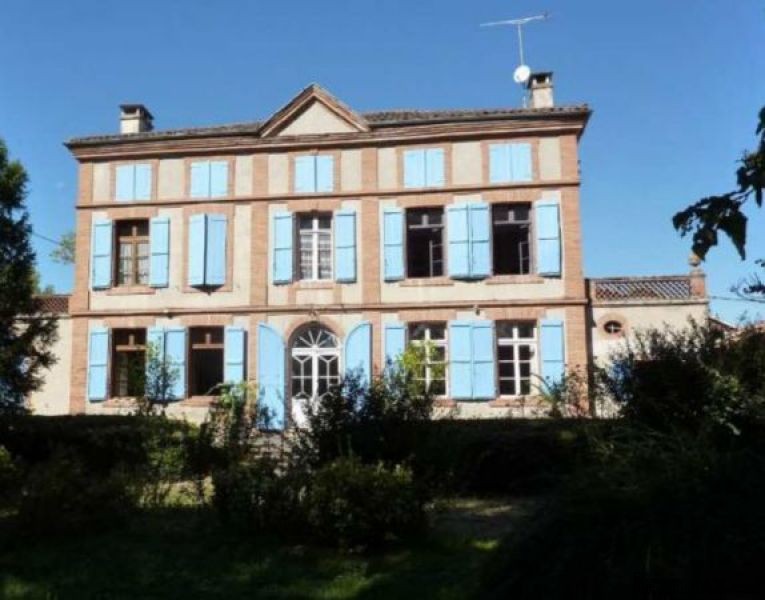 Manor House with Swimming Pool
