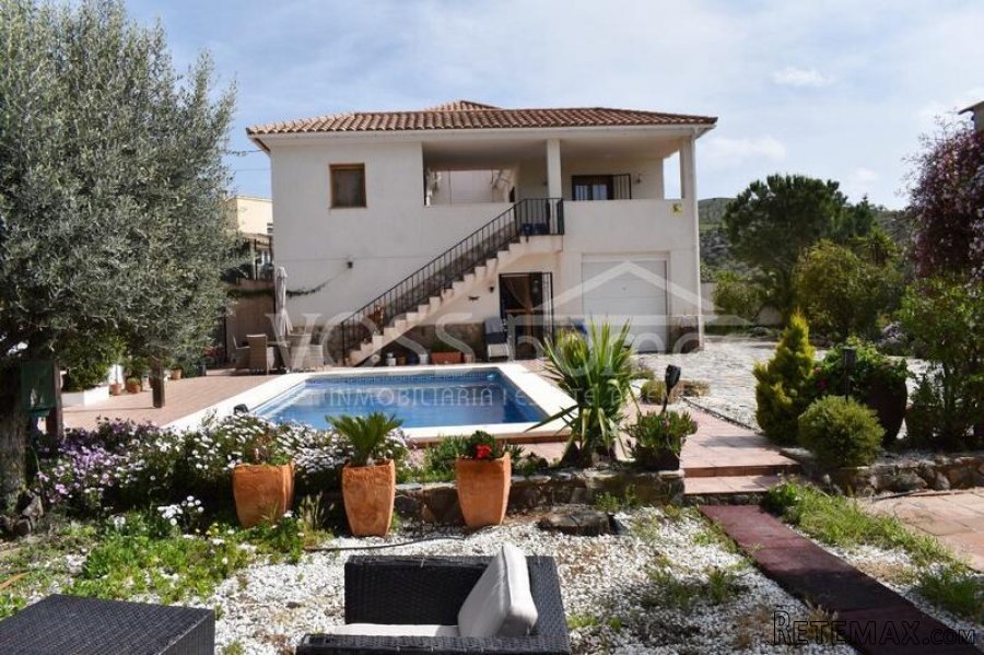 NEW & EXCLUSIVE TO VOSS HOMES - An absolutely STUNNING 6.. - 2