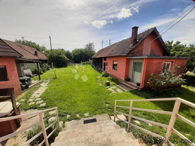 Obiteljsko imanje, veliki vrt i kuća 200 m2, Novoselec, Križ - 2