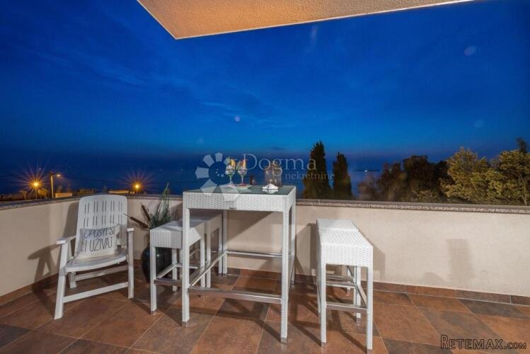 Penthouse Prvi red uz more! - 2