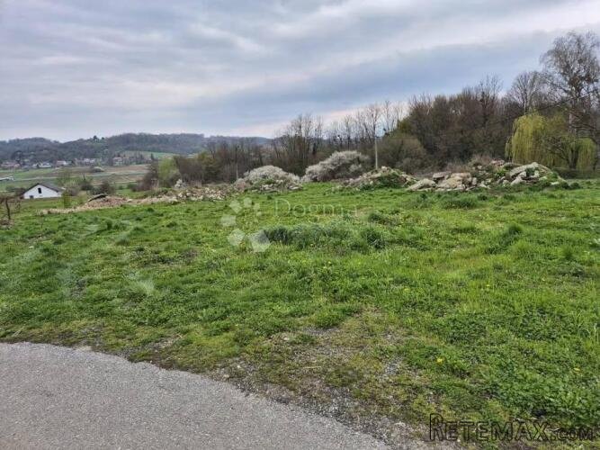 ZEMLJIŠTE S IDEJNIM PROJEKTOM ZA GRADNJ KUĆE - 2