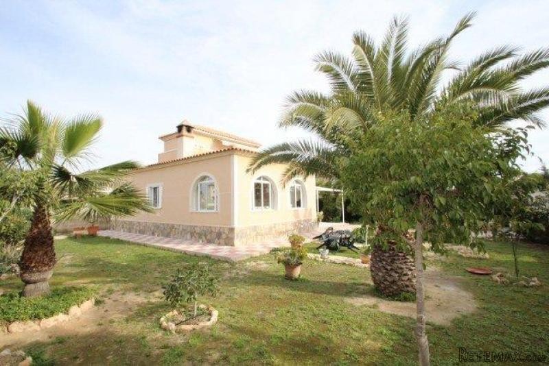 3 Bedrooms - Villa - Alicante - For Sale
