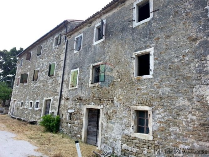 Istra,Momjan -kamena kuća na 14800m2 zemljišta - 3