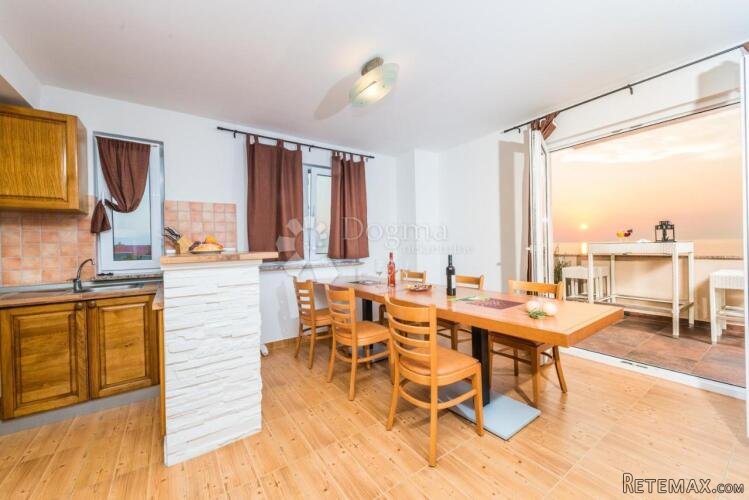 Penthouse Prvi red uz more! - 3