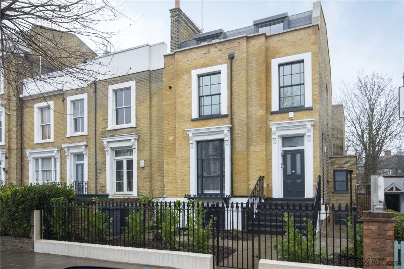 Property - London - For Sale - 2