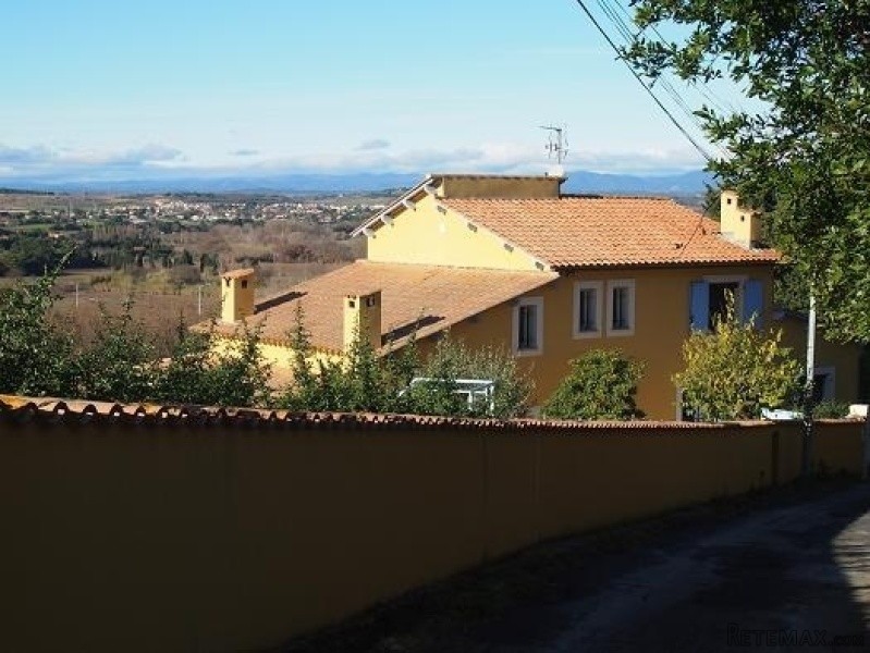 Villa With 3 Accomodations On 2180 M2.. - 2