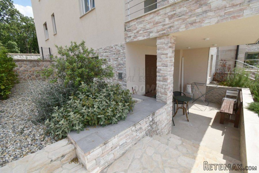 Apartman s okućnicom, Njivice!! - 4