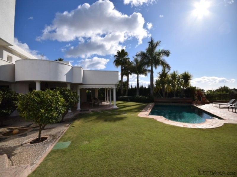 Unique 6-Bedroom Villa For Sale In Los.. - 2