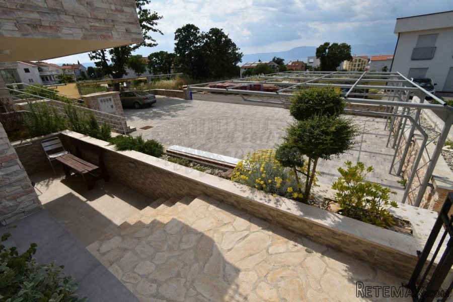 Apartman s okućnicom, Njivice!! - 6