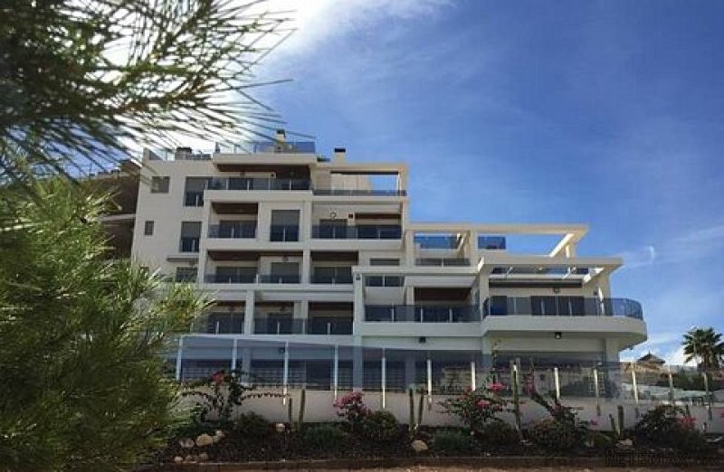 * 2 BED 2 BATH STUNNING MODERN..
