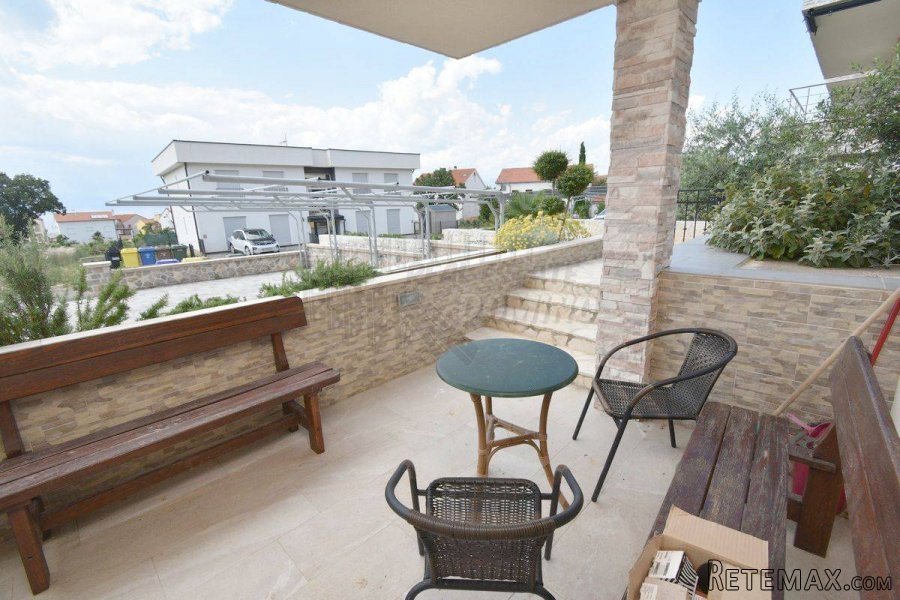 Apartman s okućnicom, Njivice!! - 8