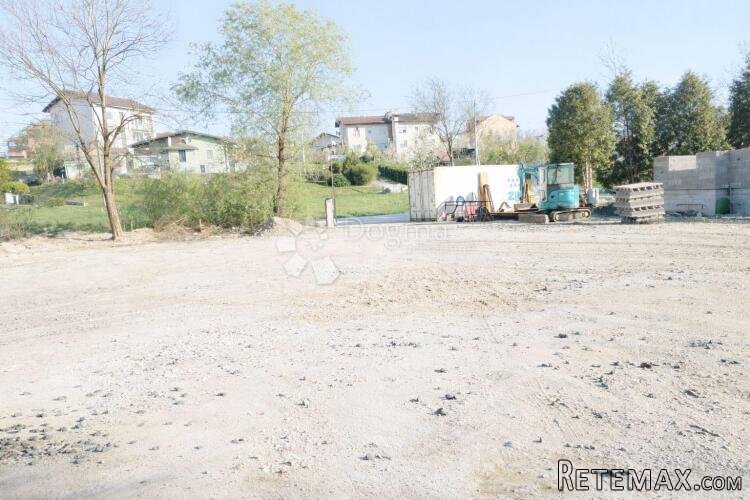 Građevinsko zemljište na prodaju