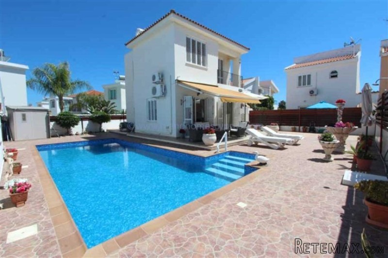 House Detached - For Sale - 2 Bedrooms