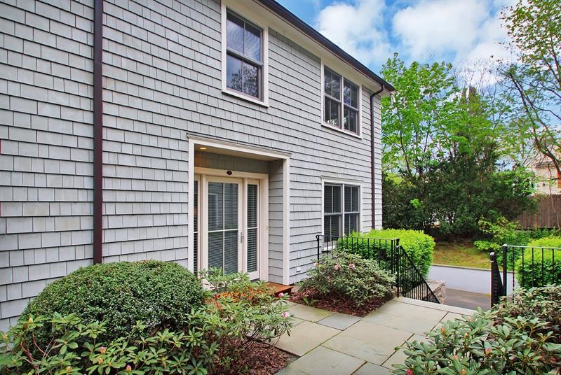 3 bedroom House For Sale: 84 Weaver..