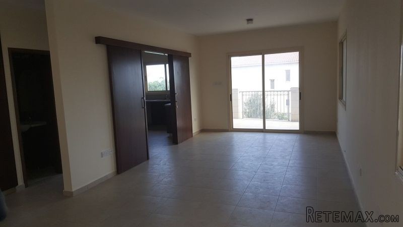 Three bedoom detahced townhouse for..
