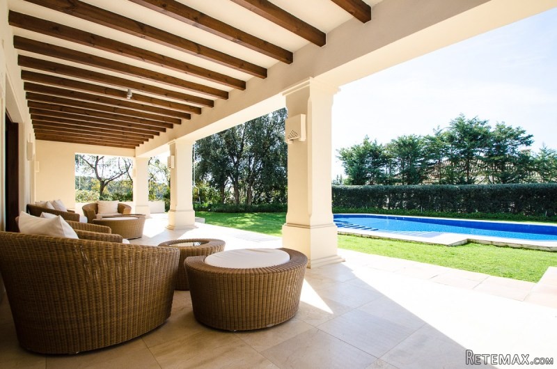 Exceptional Spacious Villa in Nagueles - 2
