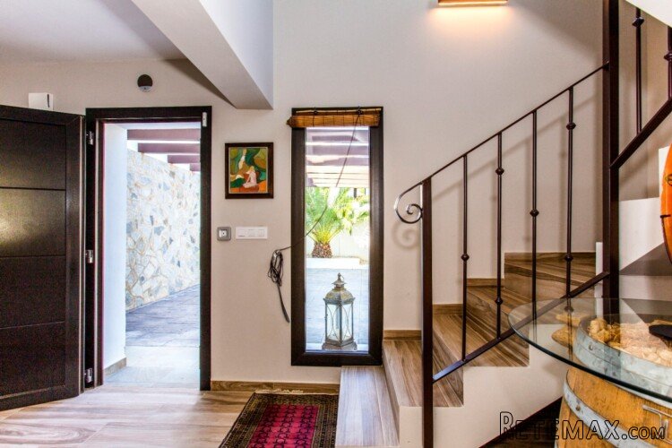 Located in a quiet location in Pinar de l'Advocat, this.. - 4
