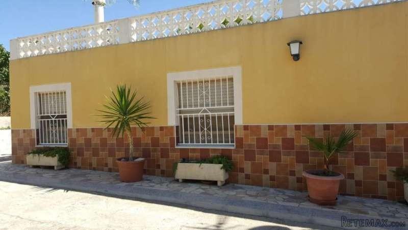 Well Presented Country House For Sale.. - 2
