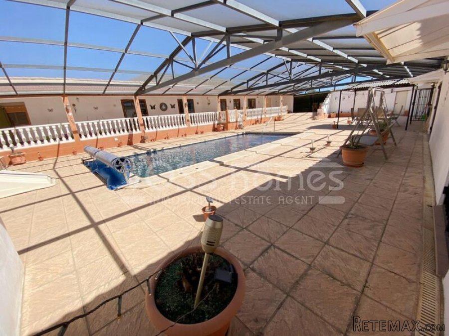 NEW & EXCLUSIVE TO VOSS HOMES - A huge 361m2 country house.. - 5