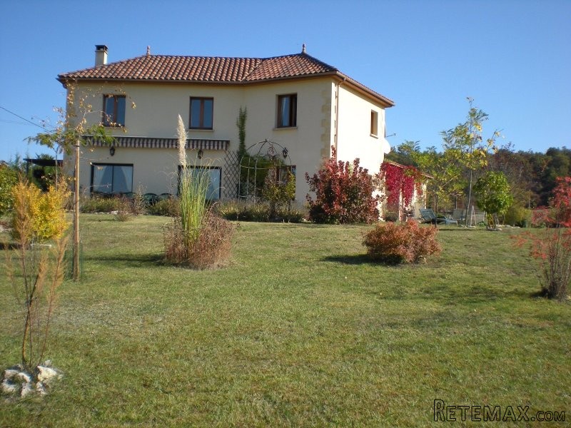 Detached House on 3/4 Acre Plot