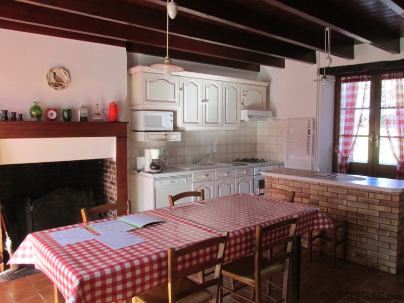 Detached Stone Country Property.. - 2