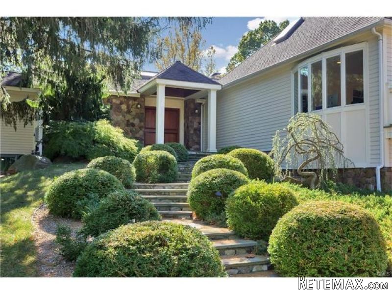 5 bedroom House For Sale: 20 OLD WESTON..