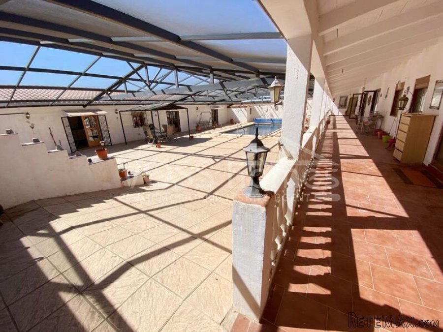 NEW & EXCLUSIVE TO VOSS HOMES - A huge 361m2 country house.. - 9