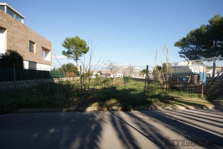 Plot in Alcudia of 555 m2 with approved license for the.. - 2