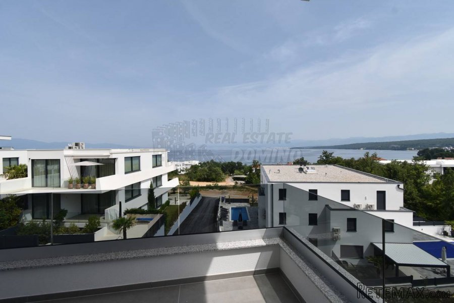 Veći apartman sa pripadajućim studiom i bazenom! Malinska! - 2