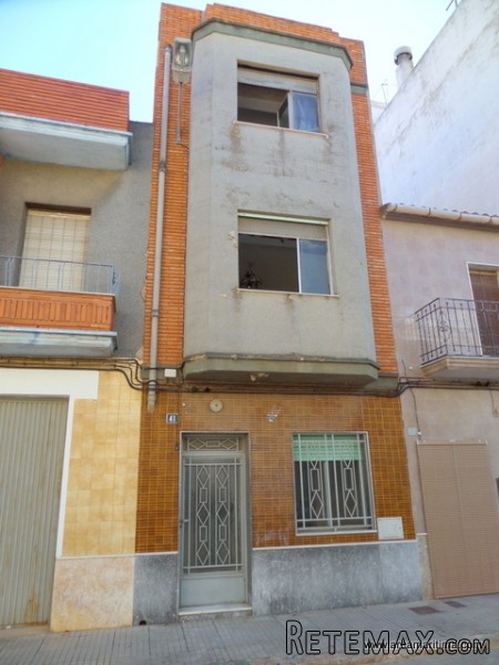 House for sale in Carlet (Valencia)...