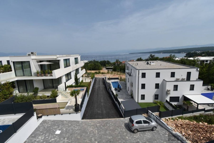 Veći apartman sa pripadajućim studiom i bazenom! Malinska! - 6