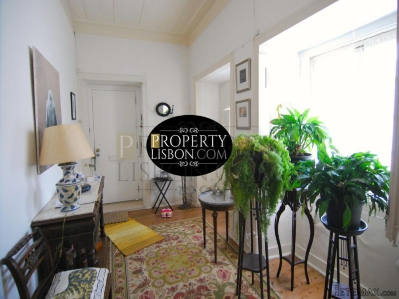 Character 3-bedroom Lisbon apartment.. - 2