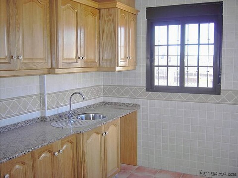 3 BED COUNTRY VILLA ON LARGE 930M2 PLOT - 2
