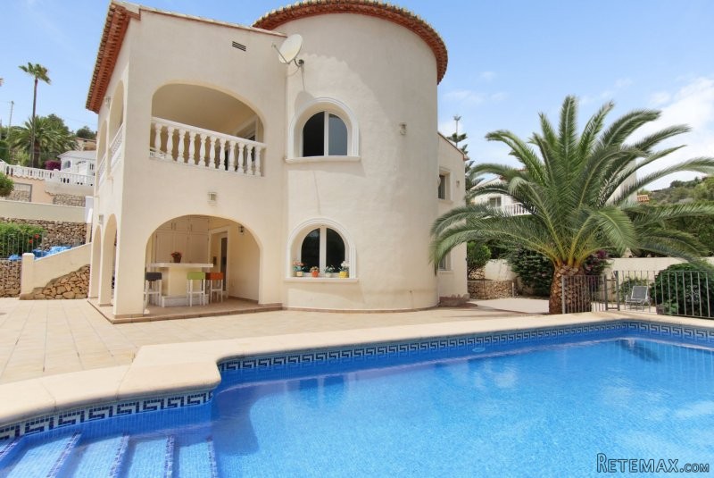 Beautiful spacious 5 bedroom villa in..