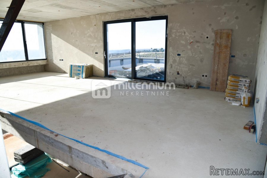 Istra, Brtonigla, novogradnja, urbana vila s bazenom - 9