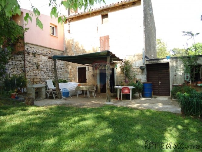ROVINJ, STANCIJA POVRŠINE 31000M2 - 3KM OD MORA - 2