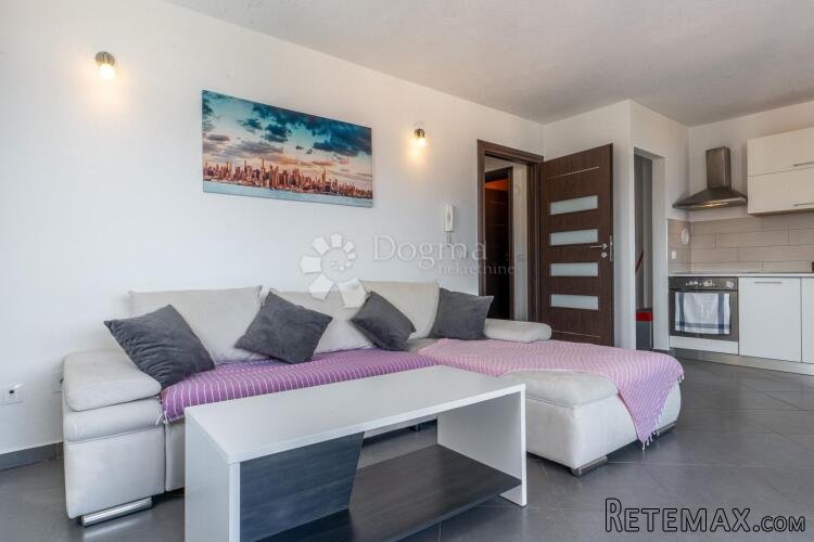KLIMNO, apartman na samo 250m od mora