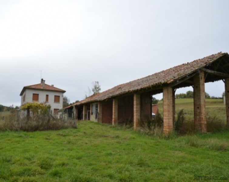 Farm With Outbuildings And 2 Hectares..