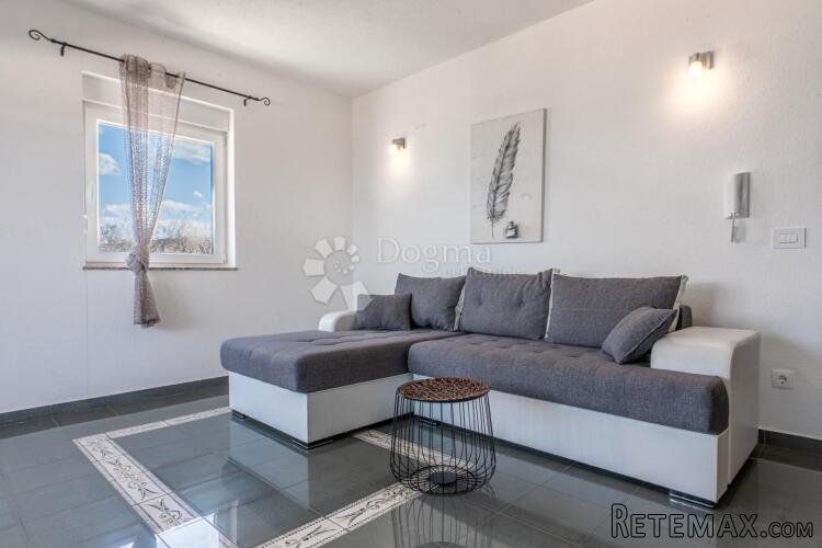 KLIMNO, apartman na samo 250m od mora