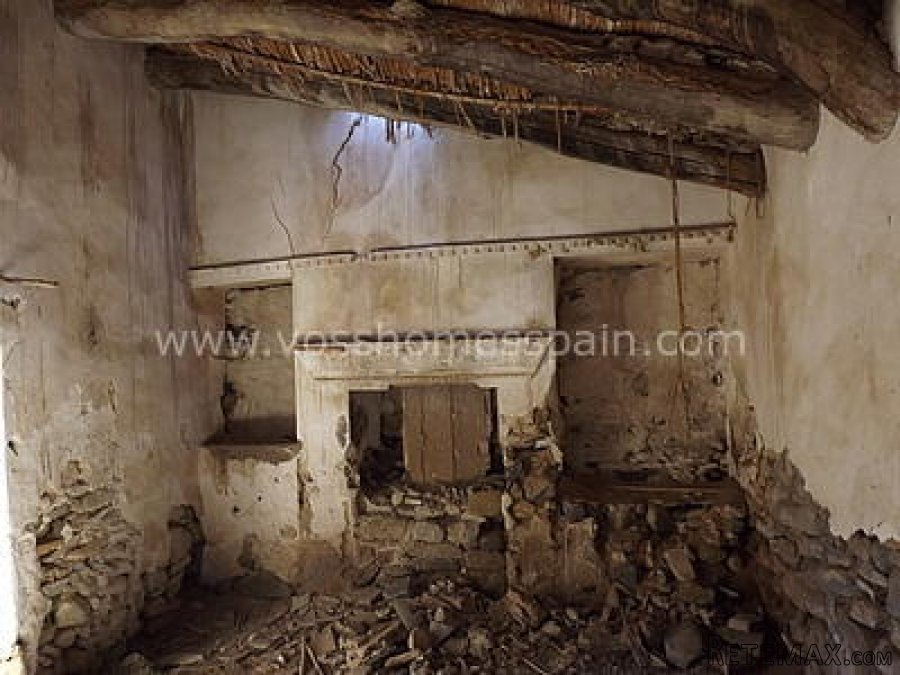 Ruin of 63m2 on an urban building plot Water and.. - 2